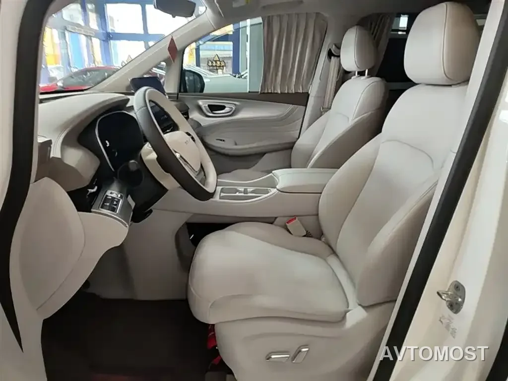 Roewe iMAX8 EV 2025 Model 1.5T DMH Land Premium Edition — фото 14