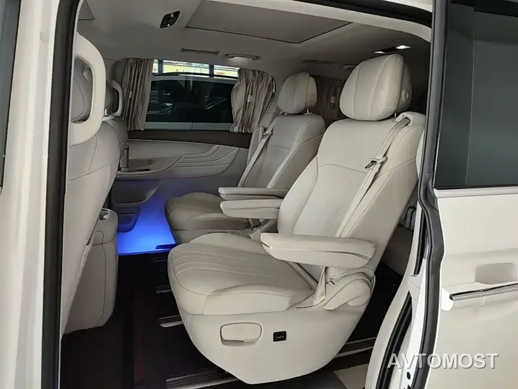 Roewe iMAX8 EV 2025 Model 1.5T DMH Land Premium Edition — фото 16