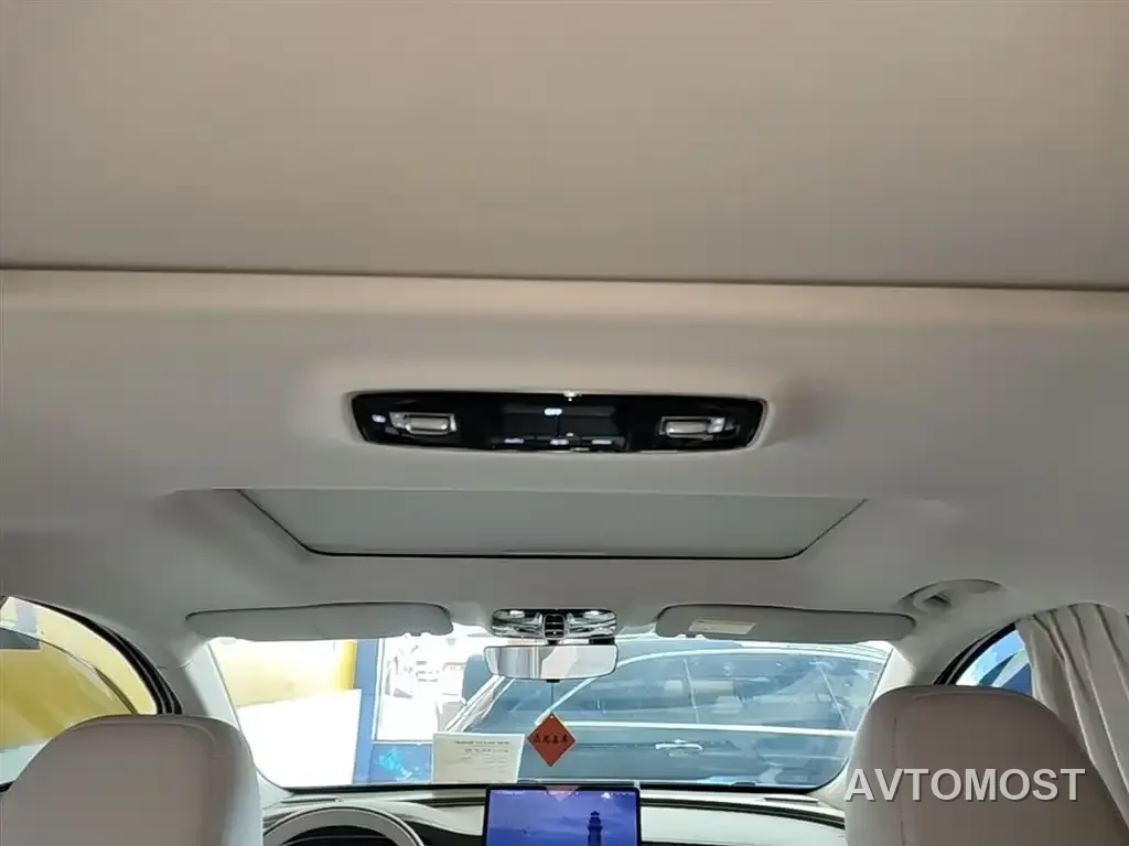 Roewe iMAX8 EV 2025 Model 1.5T DMH Land Premium Edition — фото 17