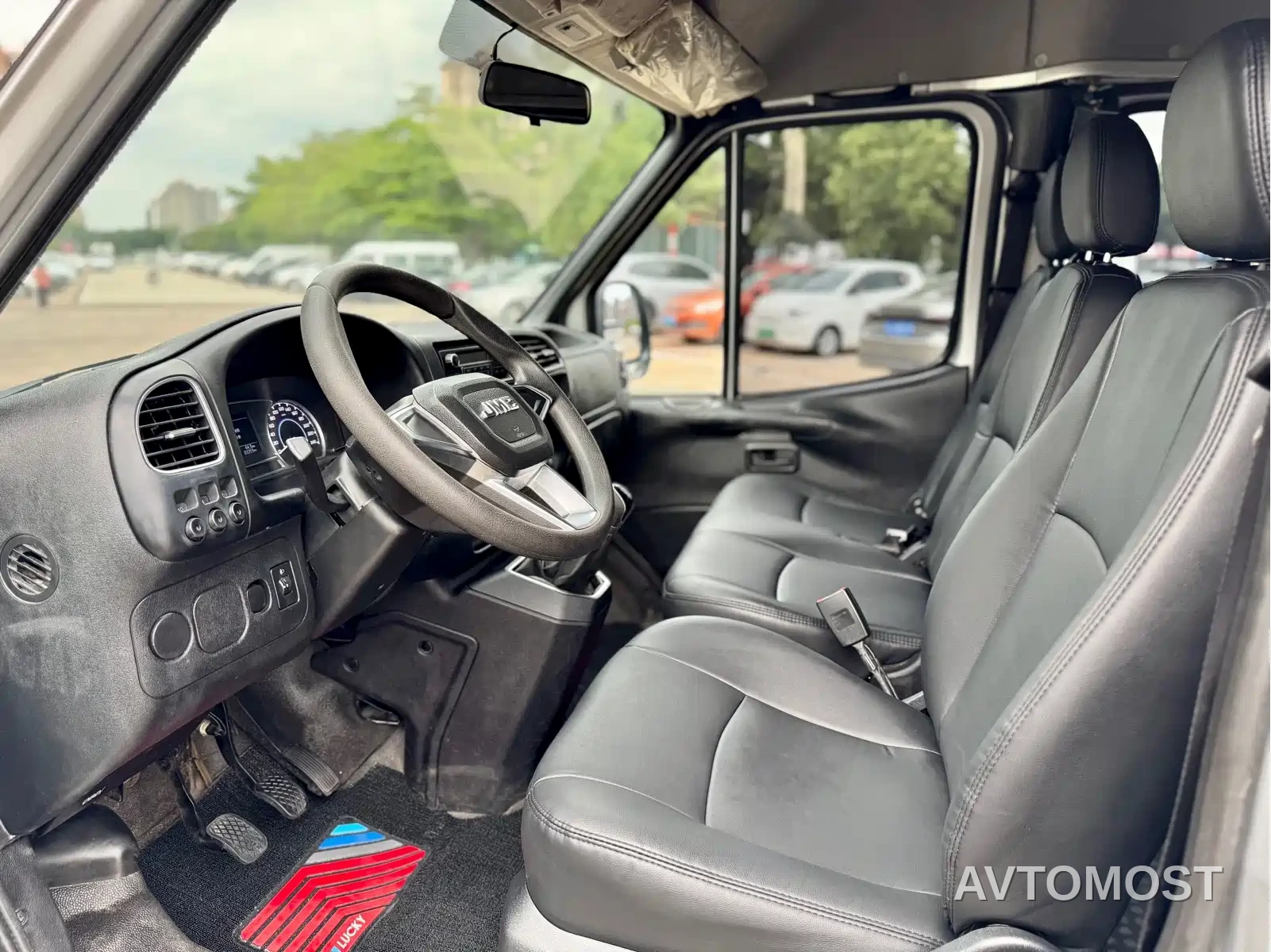 Jiangling Tesun 2021 2.8T Space King Taurus Edition Short Wheelbase Medium-high Roof 6-seater Diesel China VI JX493 — фото 4