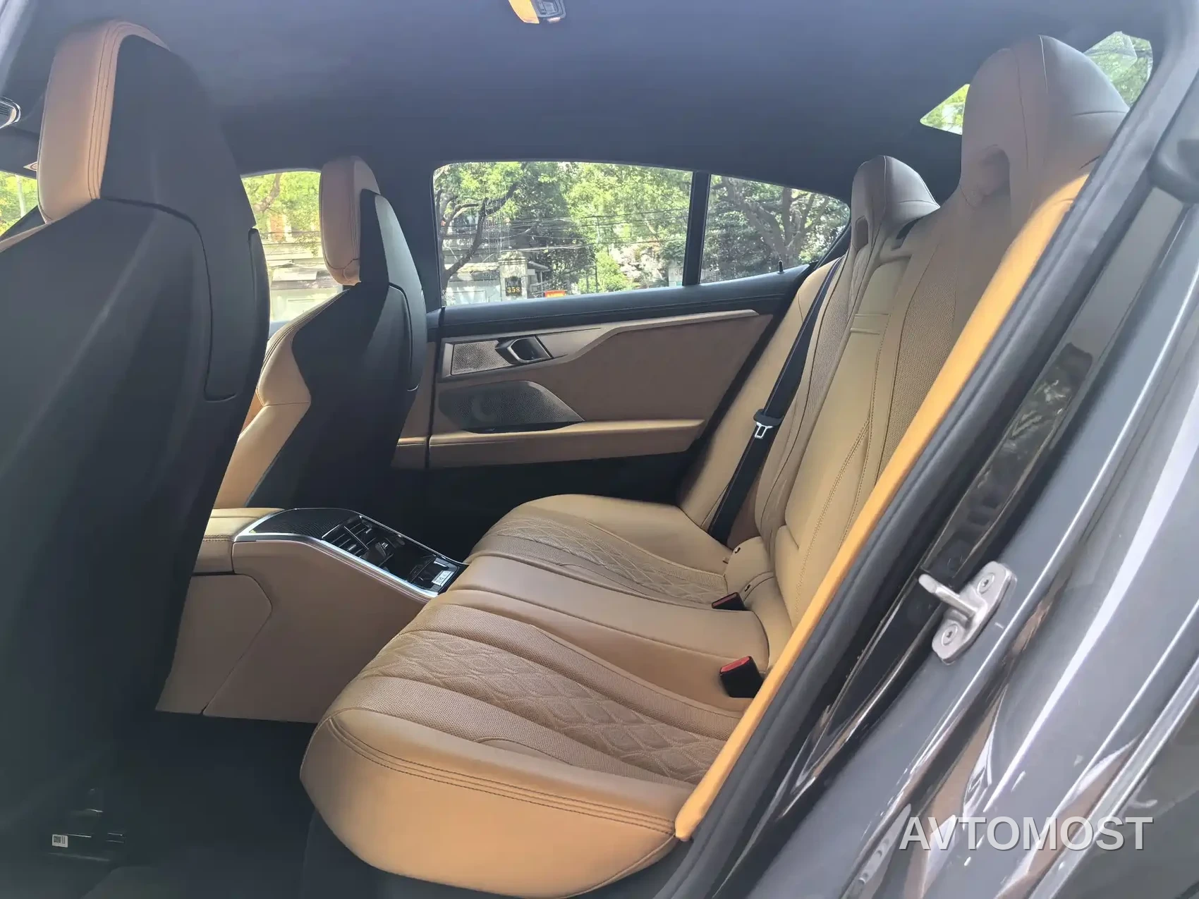 BMW M8 2020 M8 4-Door Coupe Thunder Edition — фото 14