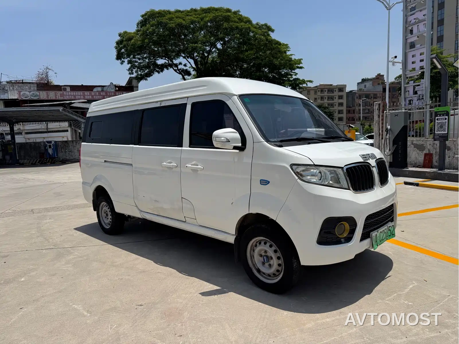 SRM Xinyuan Good Luck 2023 Standard Passenger Van 6-Seater — фото 3