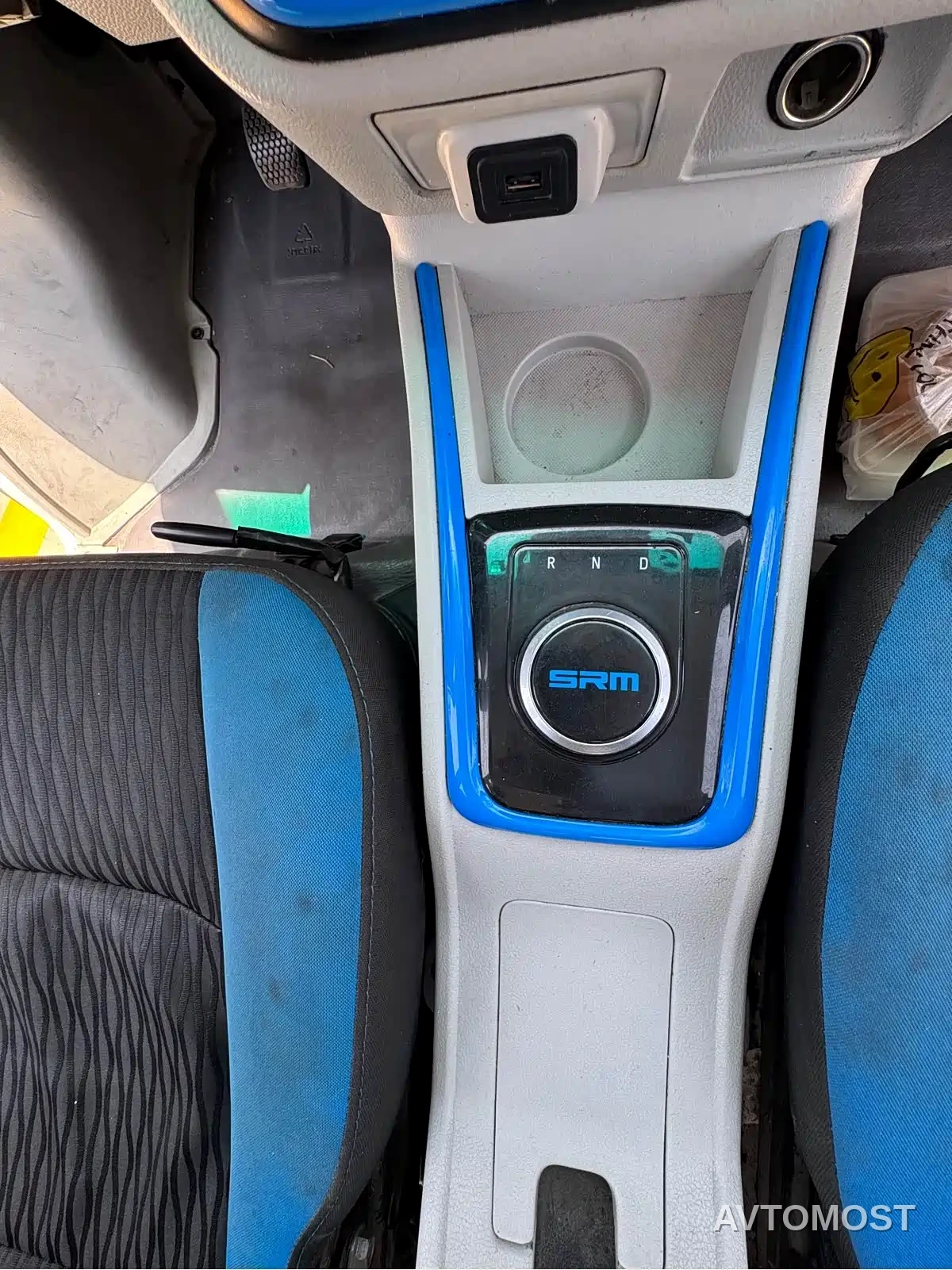 SRM Xinyuan Good Luck 2023 Standard Passenger Van 6-Seater — фото 8
