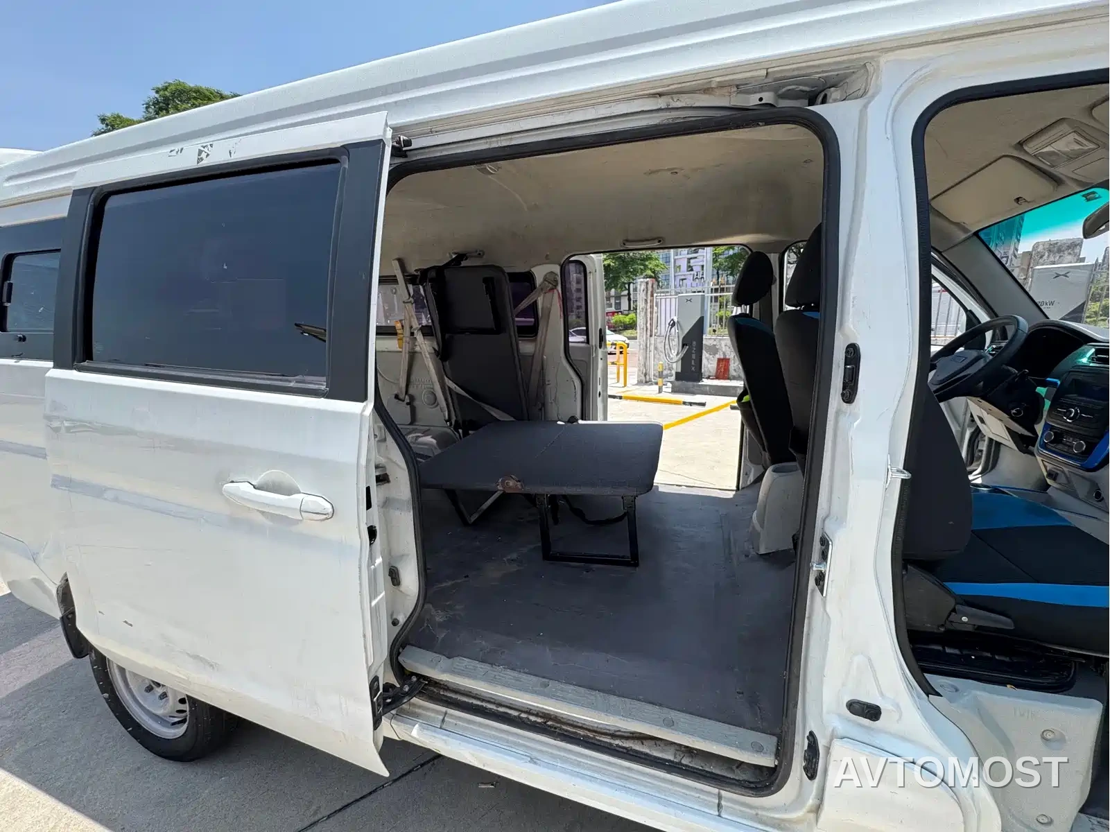 SRM Xinyuan Good Luck 2023 Standard Passenger Van 6-Seater — фото 10