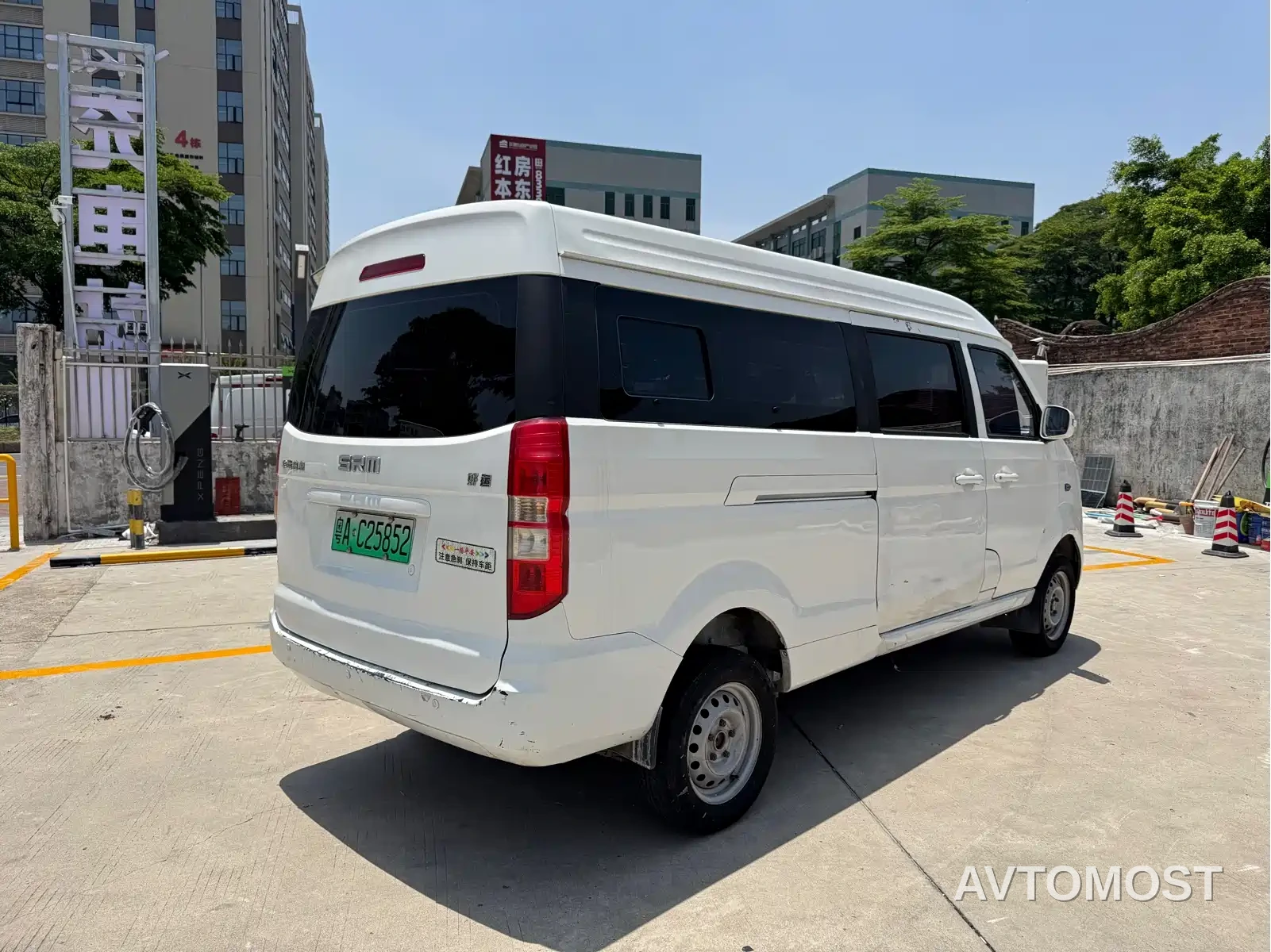 SRM Xinyuan Good Luck 2023 Standard Passenger Van 6-Seater — фото 15