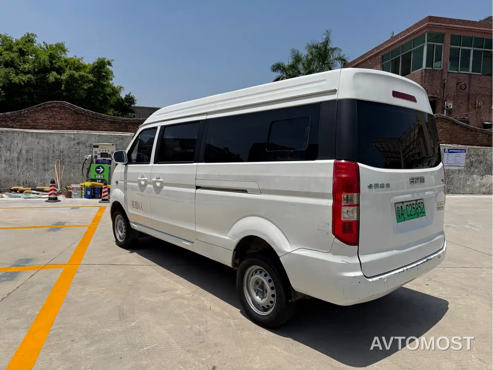SRM Xinyuan Good Luck 2023 Standard Passenger Van 6-Seater — фото 16