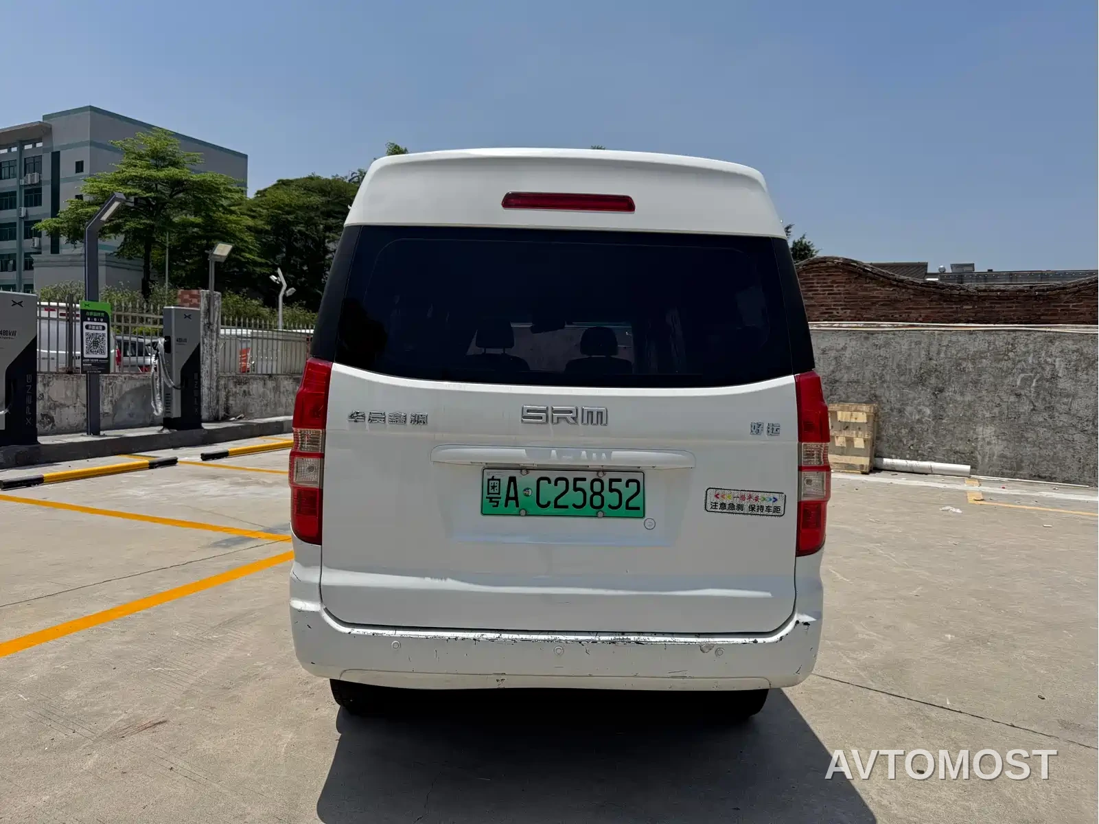SRM Xinyuan Good Luck 2023 Standard Passenger Van 6-Seater — фото 17