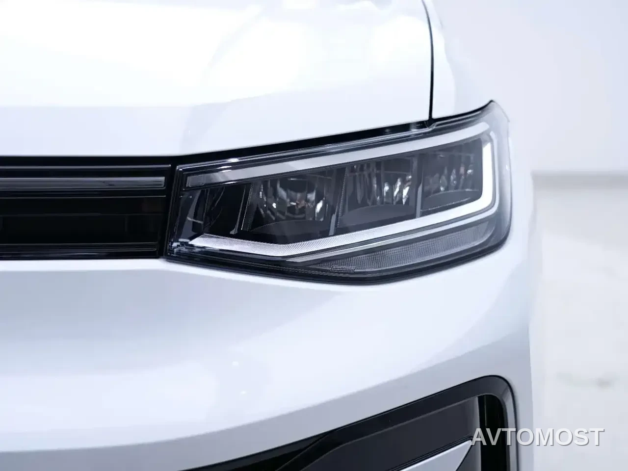 Volkswagen Tharu 2025 Model Rising Star 1.5L Advance Edition — фото 9
