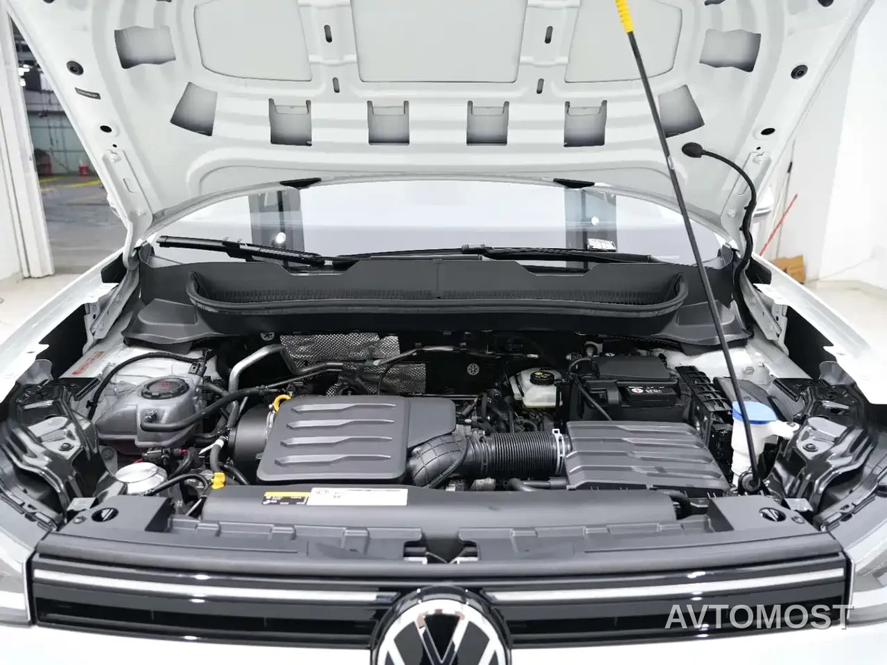 Volkswagen Tharu 2025 Model Rising Star 1.5L Advance Edition — фото 15