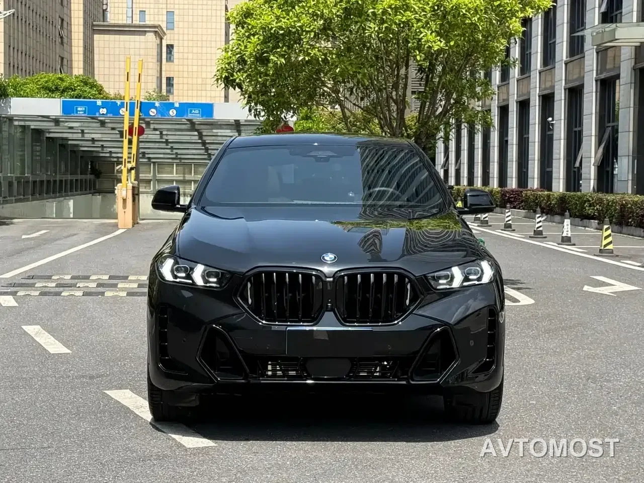 BMW X6 2023 xDrive40i Premium M Sport Package — фото 6