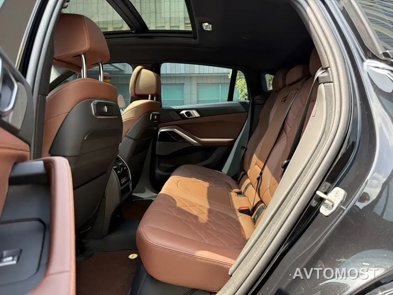 BMW X6 2023 xDrive40i Premium M Sport Package — фото 11
