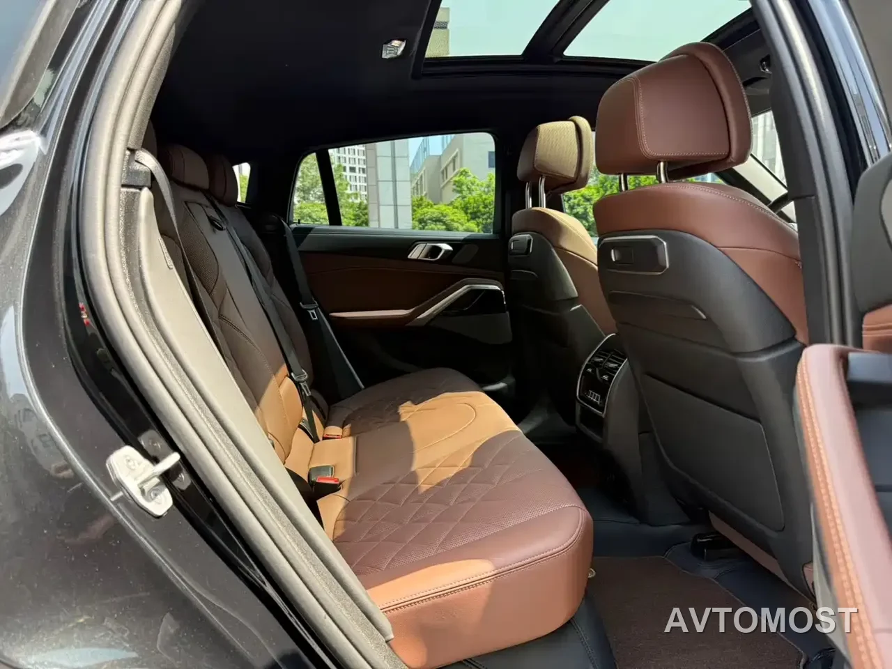 BMW X6 2023 xDrive40i Premium M Sport Package — фото 12