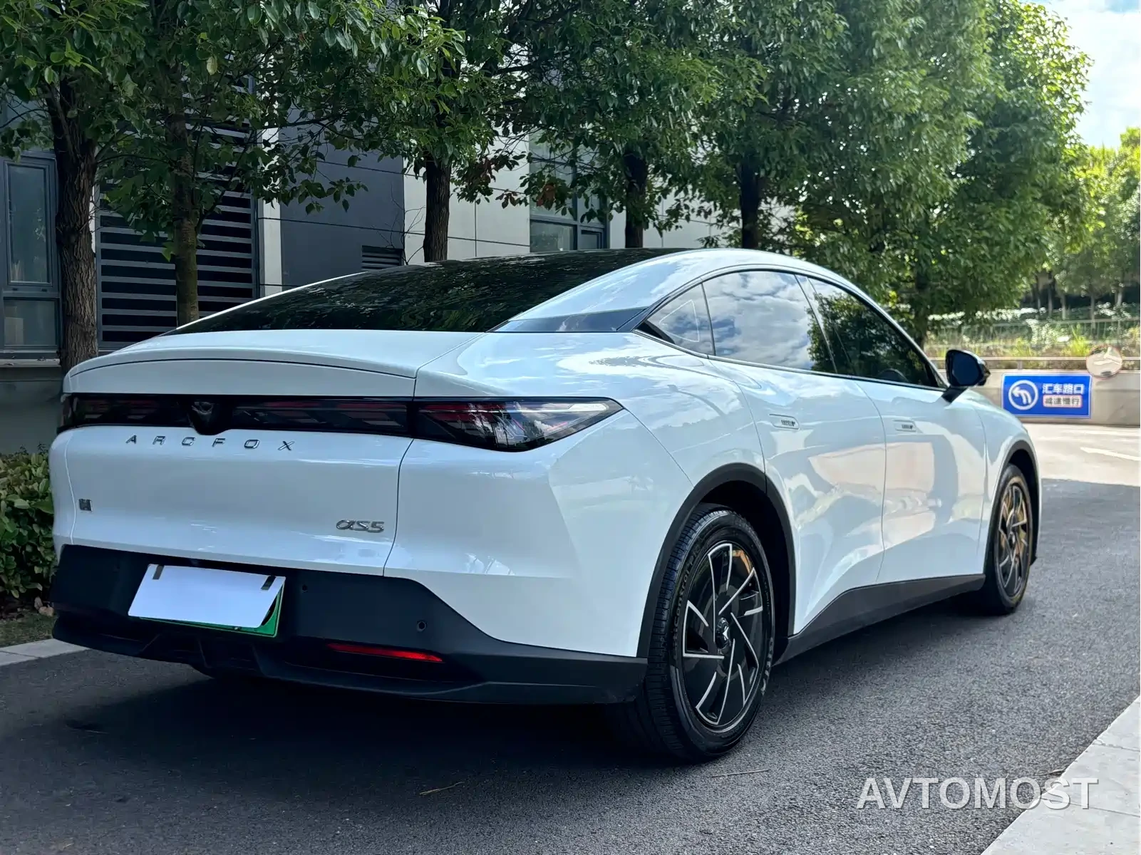 Arcfox Alpha S5 2025 Model 560PRO 185kW — фото 14