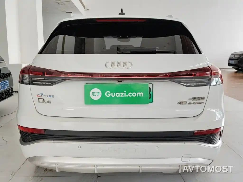Audi Q4 e-tron 2023 40 e-tron Innovation Edition — фото 2