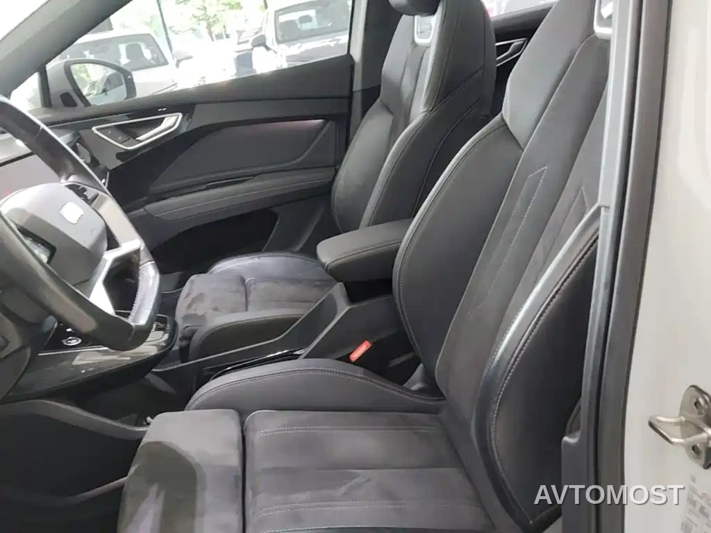 Audi Q4 e-tron 2023 40 e-tron Innovation Edition — фото 9