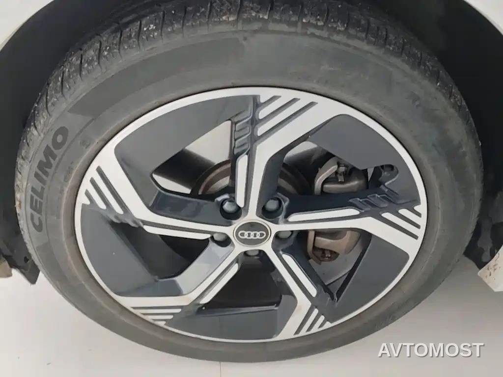 Audi Q4 e-tron 2023 40 e-tron Innovation Edition — фото 21