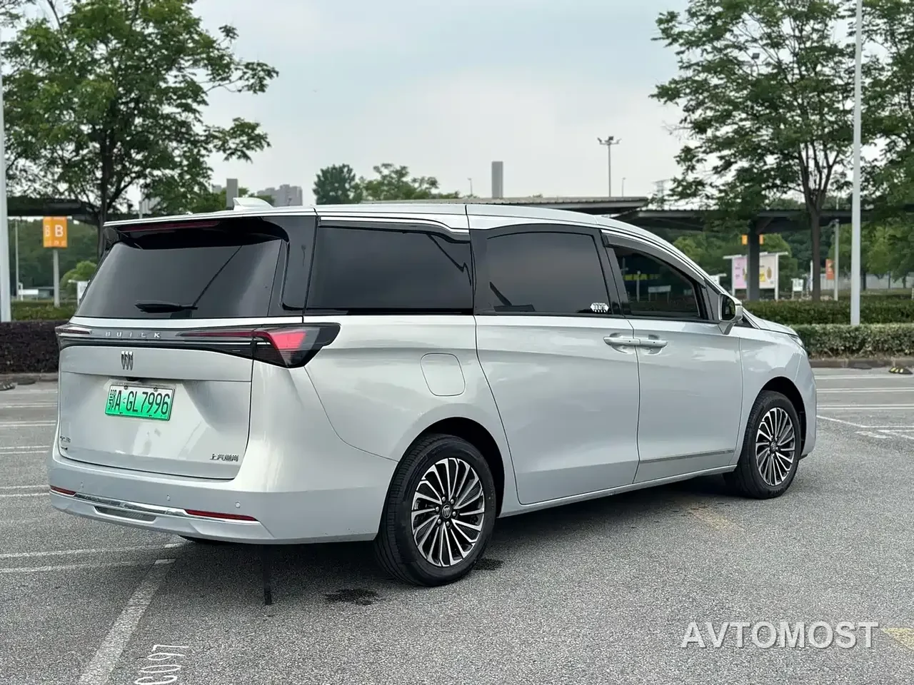 Buick GL8 New Energy 2025 Landlux Smart Edition 7-seater — фото 7