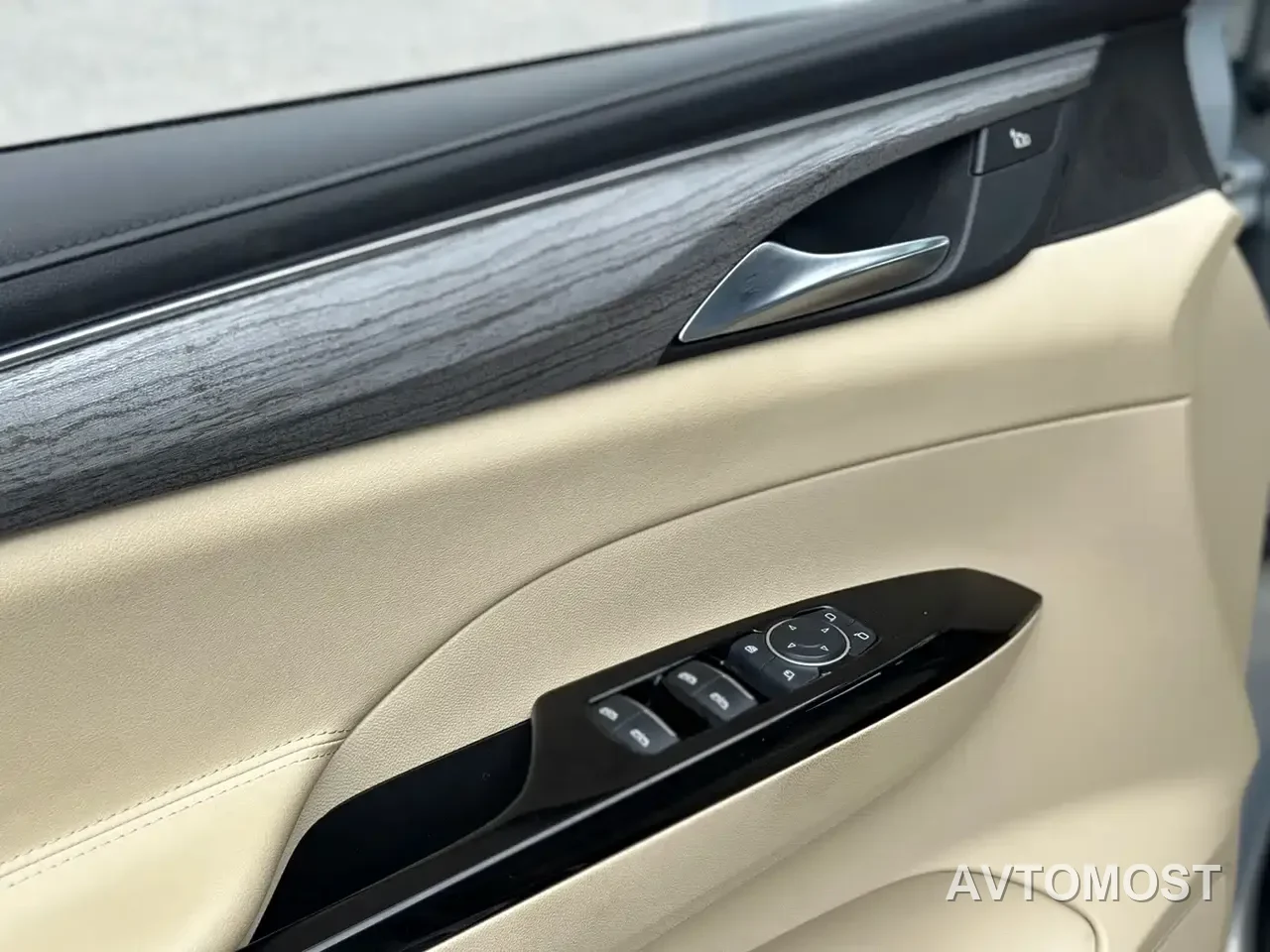 Buick GL8 New Energy 2025 Landlux Smart Edition 7-seater — фото 9