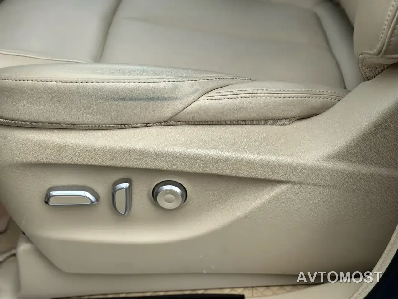 Buick GL8 New Energy 2025 Landlux Smart Edition 7-seater — фото 10