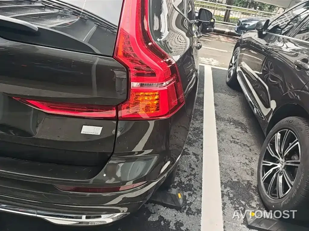 Volvo XC60 Plug-in Hybrid 2022 T8 Plug-in Hybrid Long Range AWD Momentum Luxury Edition — фото 3