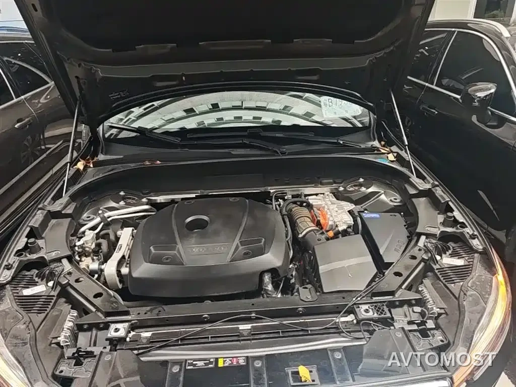Volvo XC60 Plug-in Hybrid 2022 T8 Plug-in Hybrid Long Range AWD Momentum Luxury Edition — фото 13