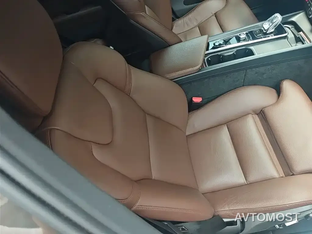 Volvo XC60 Plug-in Hybrid 2022 T8 Plug-in Hybrid Long Range AWD Momentum Luxury Edition — фото 18