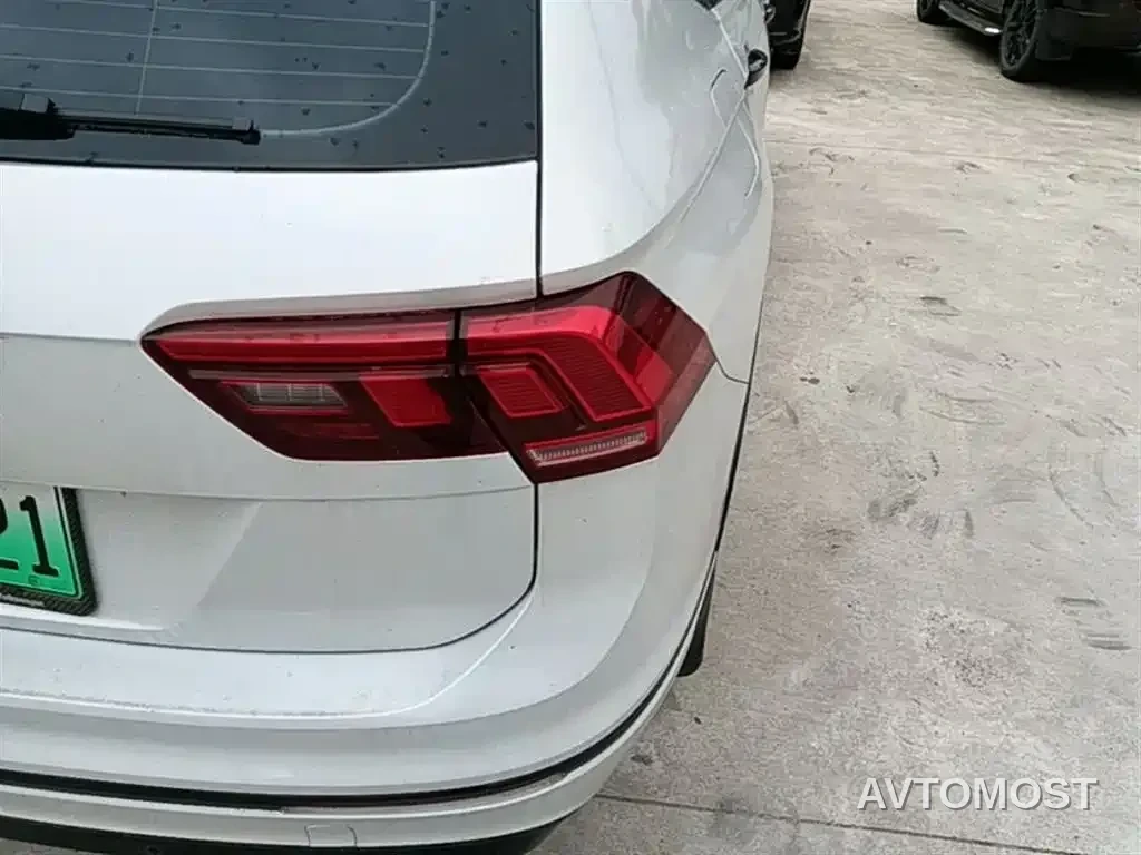 Volkswagen Tiguan L PHEV 2021 430PHEV Plug-in Hybrid Premium — фото 8
