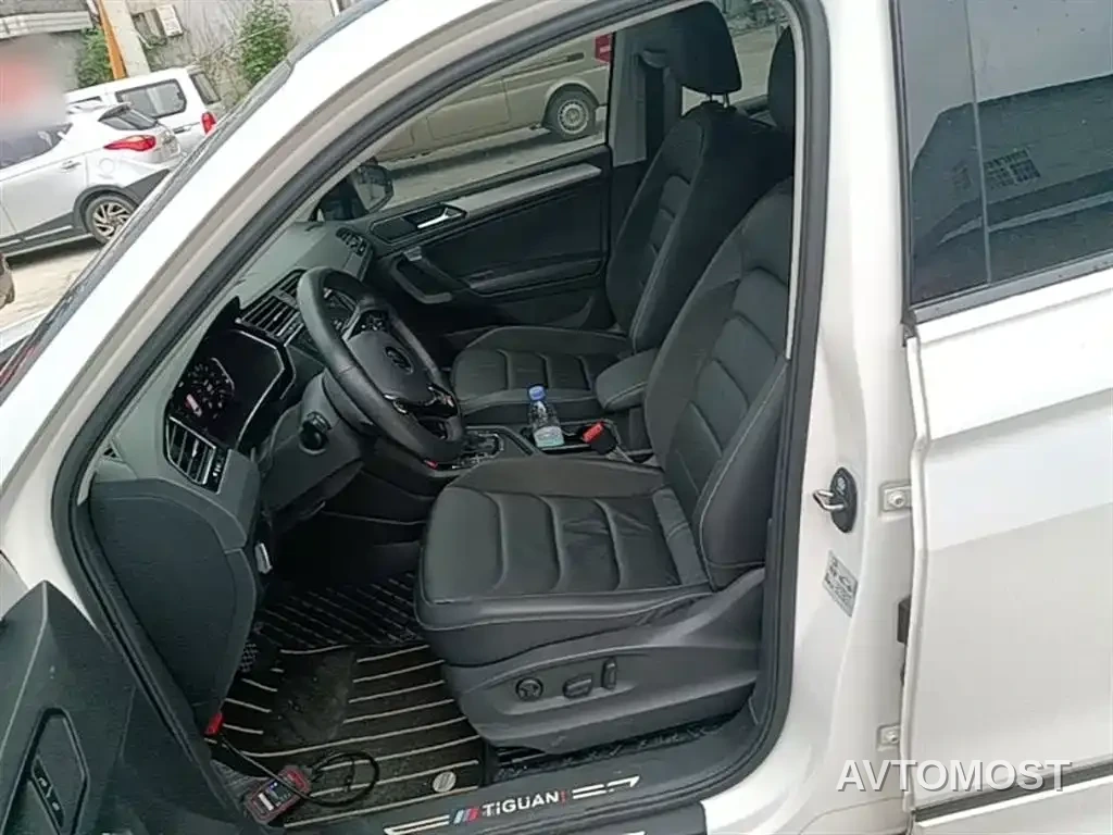 Volkswagen Tiguan L PHEV 2021 430PHEV Plug-in Hybrid Premium — фото 14