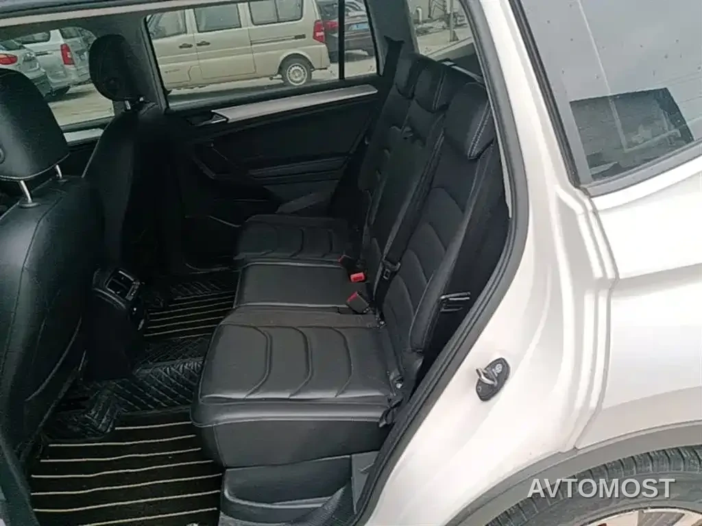 Volkswagen Tiguan L PHEV 2021 430PHEV Plug-in Hybrid Premium — фото 15