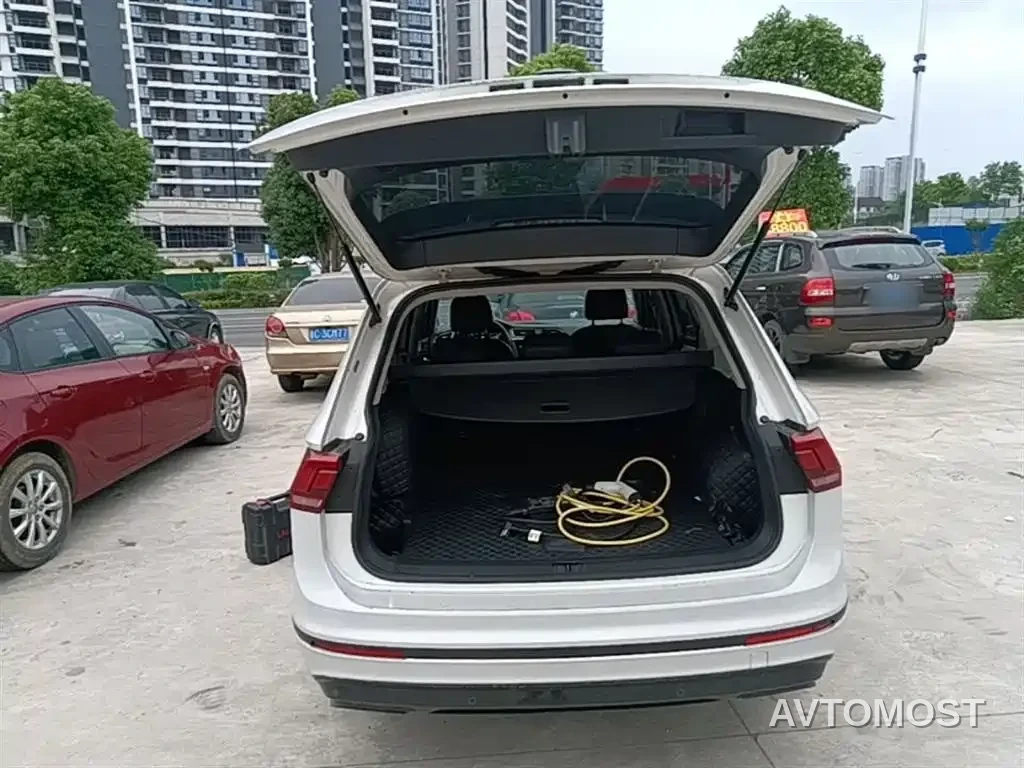 Volkswagen Tiguan L PHEV 2021 430PHEV Plug-in Hybrid Premium — фото 17