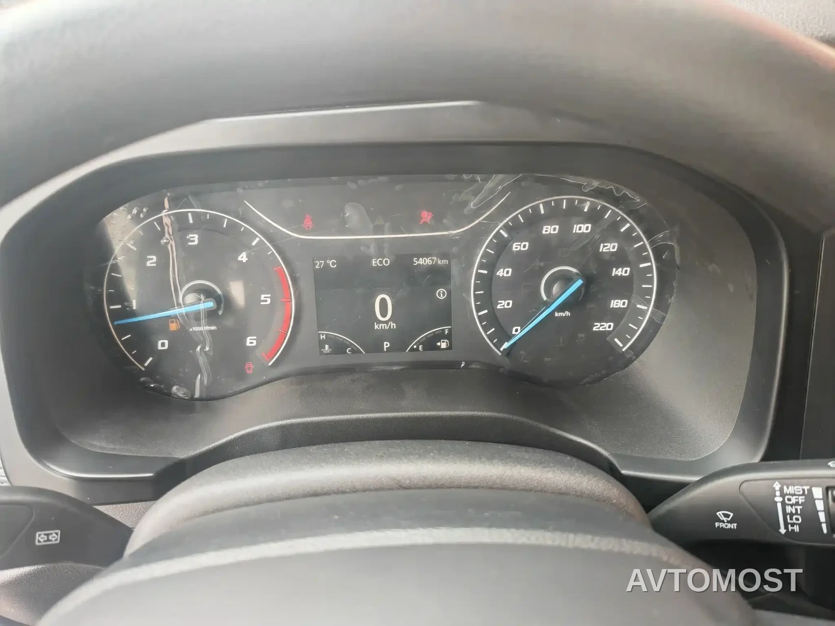 Jiangling JMC Fushun 2025 Model 2.0T 8AT Diesel Short Wheelbase Medium-High Roof Commercial Van 2/3 Seats — фото 9