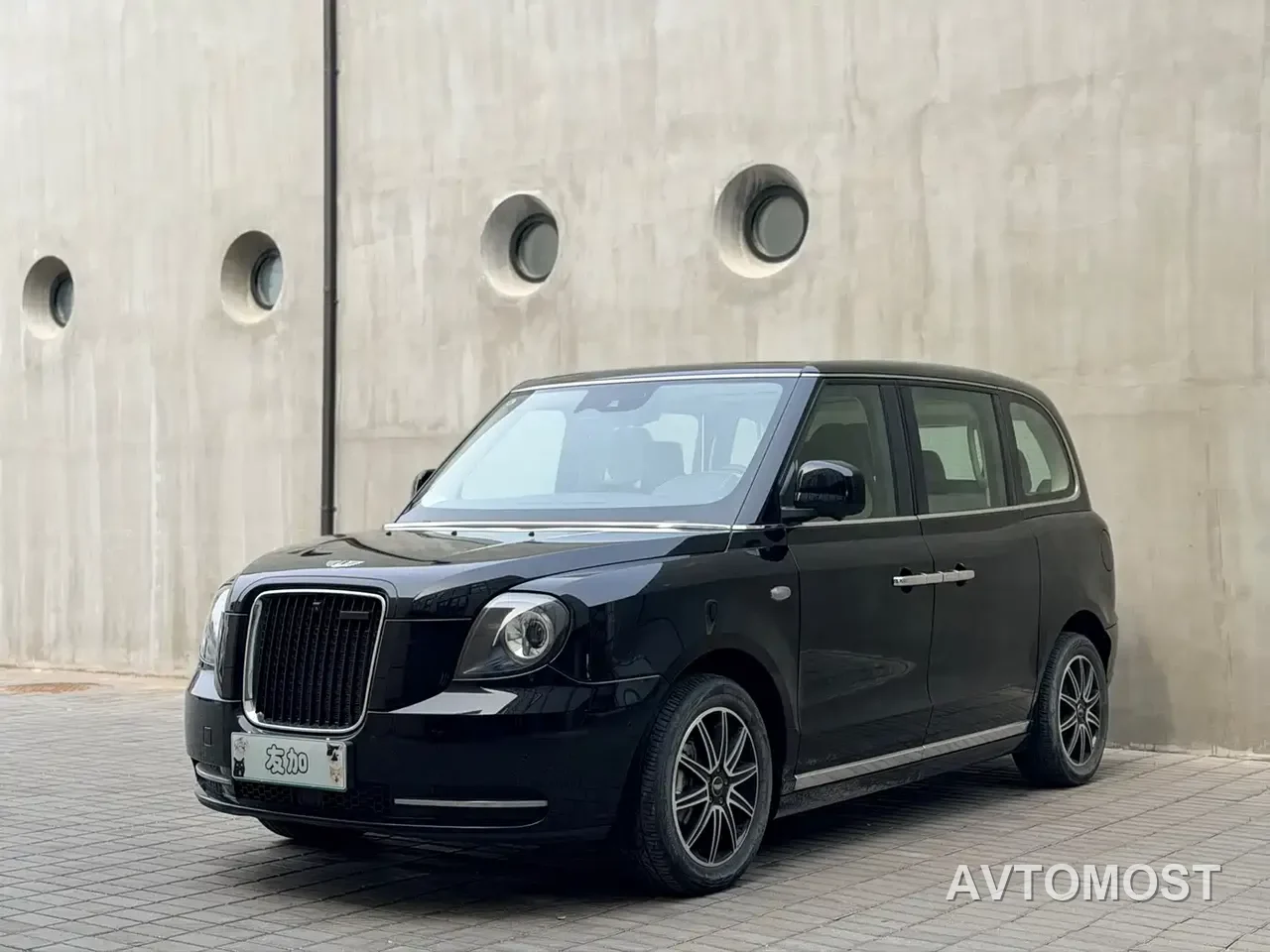 LEVC TX 2022 TX5 Extended Range Space Comfort Edition — фото 1