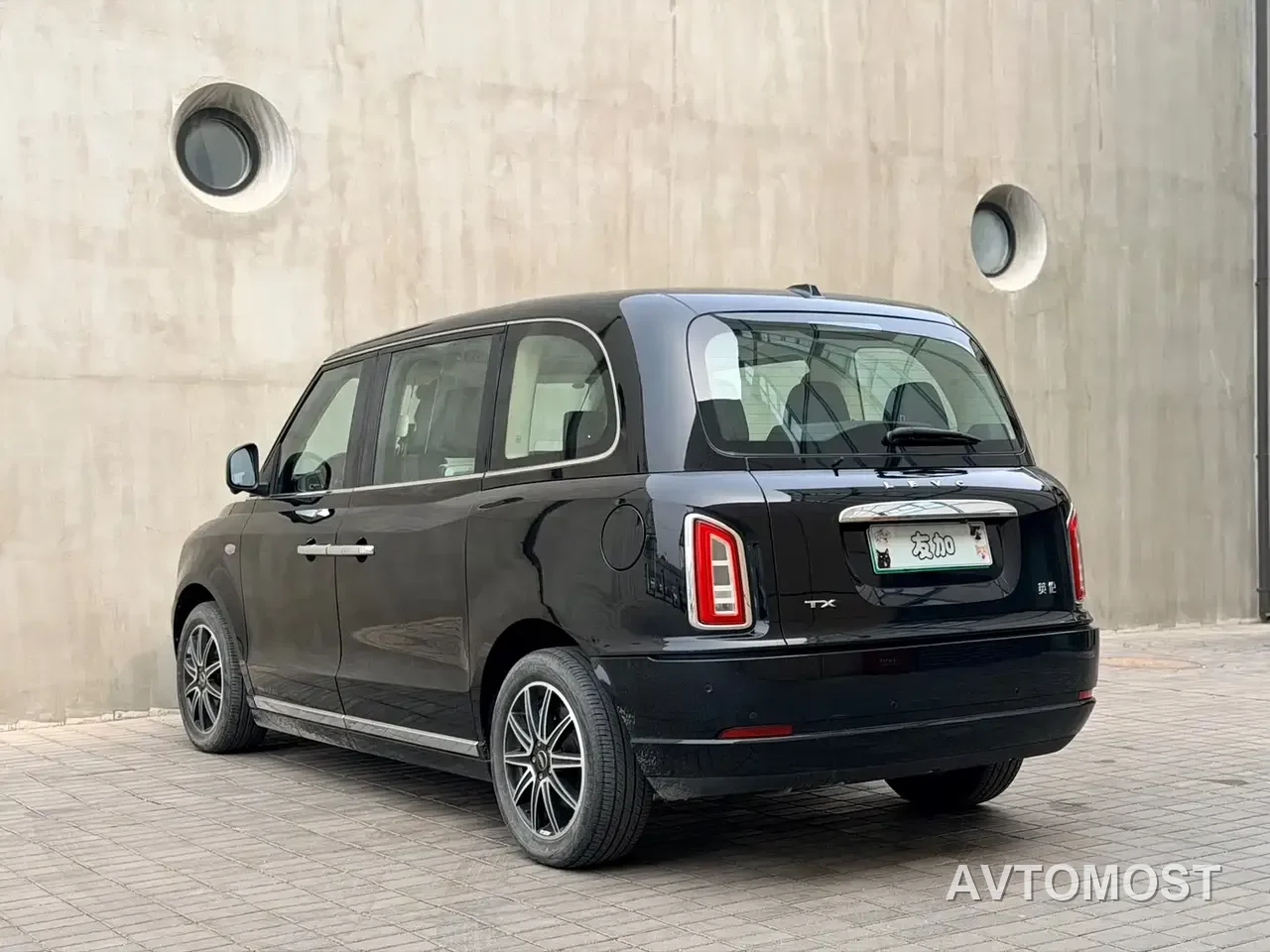LEVC TX 2022 TX5 Extended Range Space Comfort Edition — фото 9
