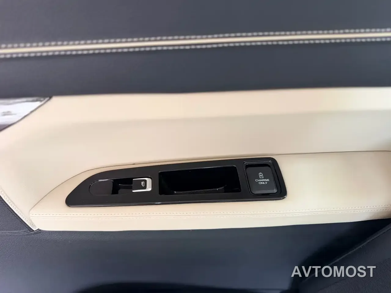 LEVC TX 2022 TX5 Extended Range Space Comfort Edition — фото 19