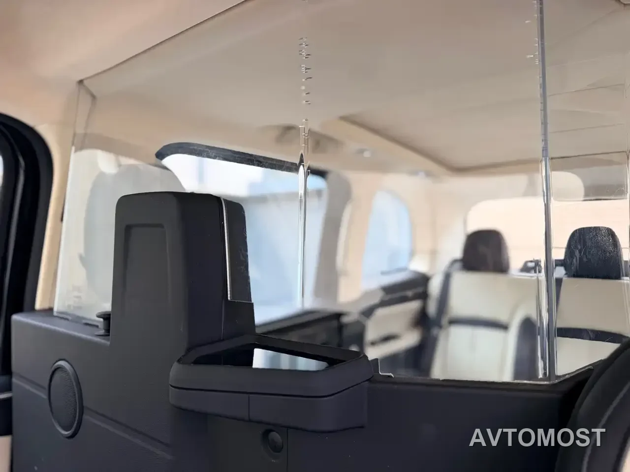 LEVC TX 2022 TX5 Extended Range Space Comfort Edition — фото 32