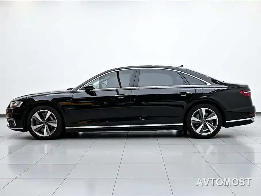 Audi A8 New Energy 2022 A8L 60 TFSIe quattro Collector's Edition — фото 5