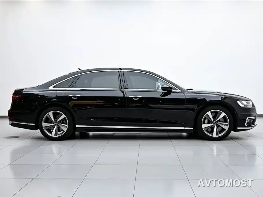 Audi A8 New Energy 2022 A8L 60 TFSIe quattro Collector's Edition — фото 6