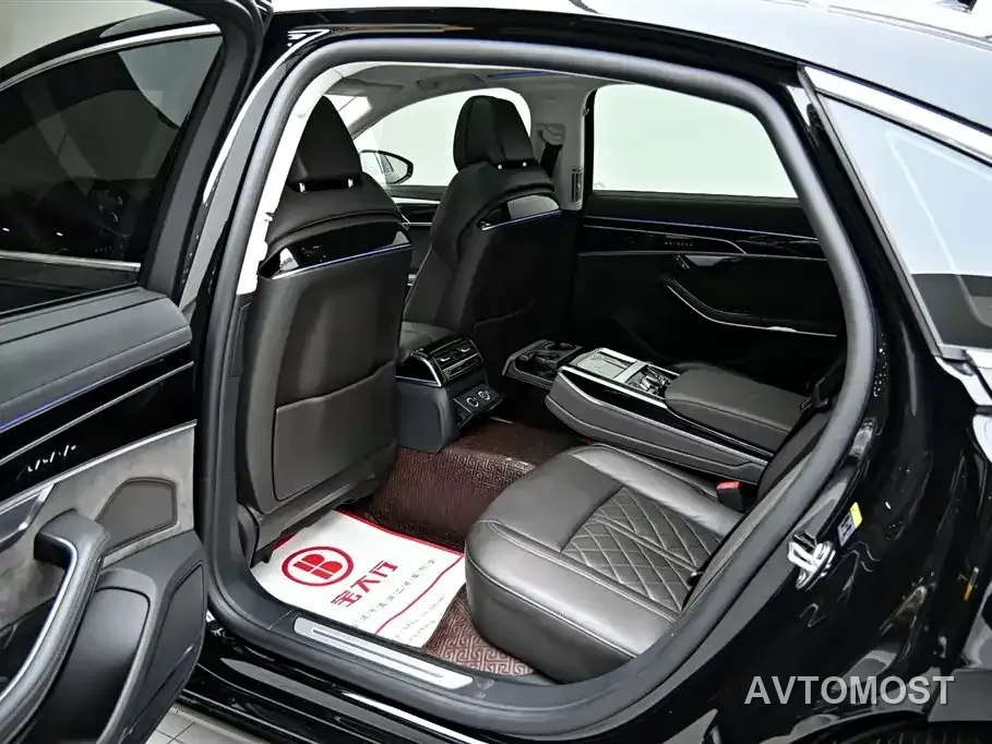 Audi A8 New Energy 2022 A8L 60 TFSIe quattro Collector's Edition — фото 13