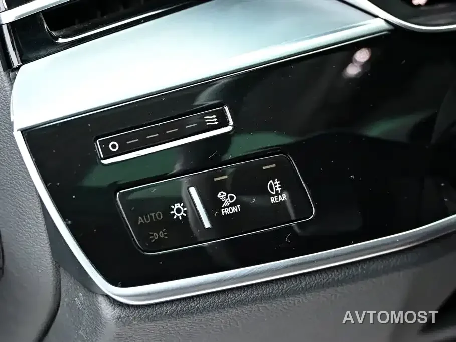 Audi A8 New Energy 2022 A8L 60 TFSIe quattro Collector's Edition — фото 23