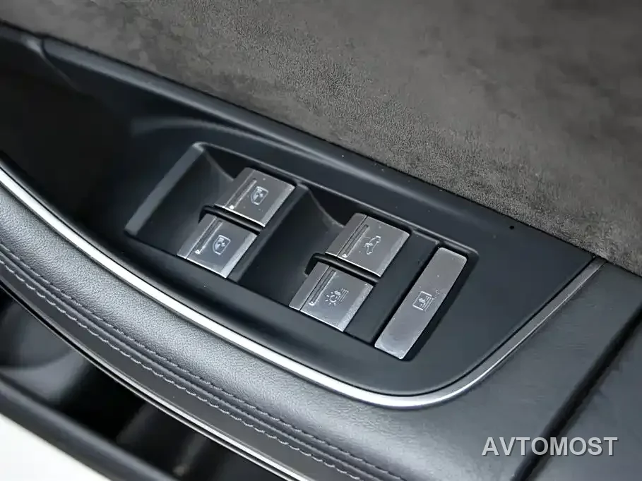Audi A8 New Energy 2022 A8L 60 TFSIe quattro Collector's Edition — фото 36