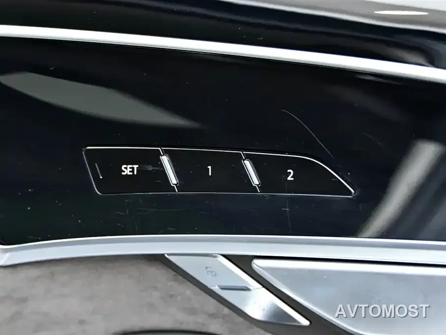 Audi A8 New Energy 2022 A8L 60 TFSIe quattro Collector's Edition — фото 27