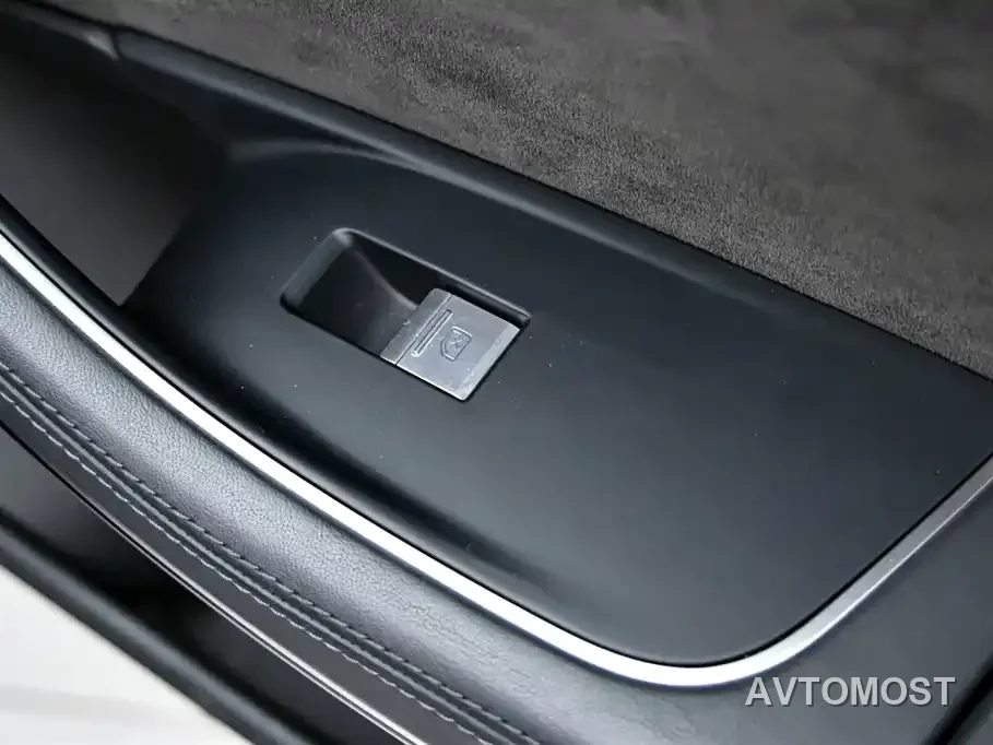 Audi A8 New Energy 2022 A8L 60 TFSIe quattro Collector's Edition — фото 37
