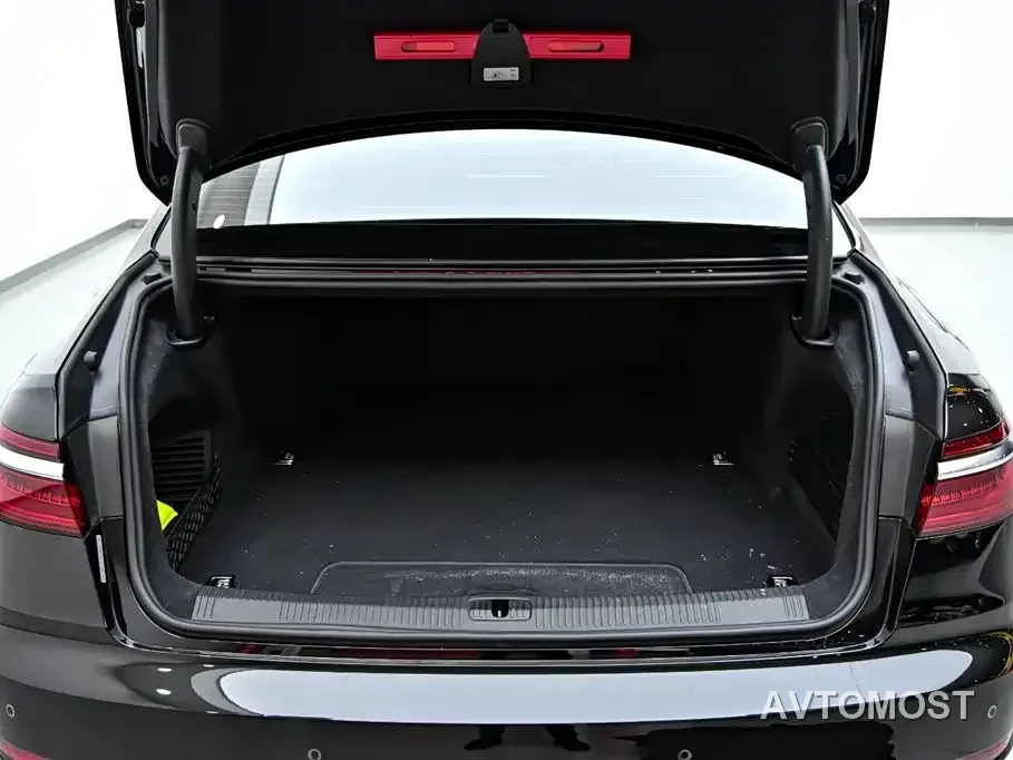 Audi A8 New Energy 2022 A8L 60 TFSIe quattro Collector's Edition — фото 30