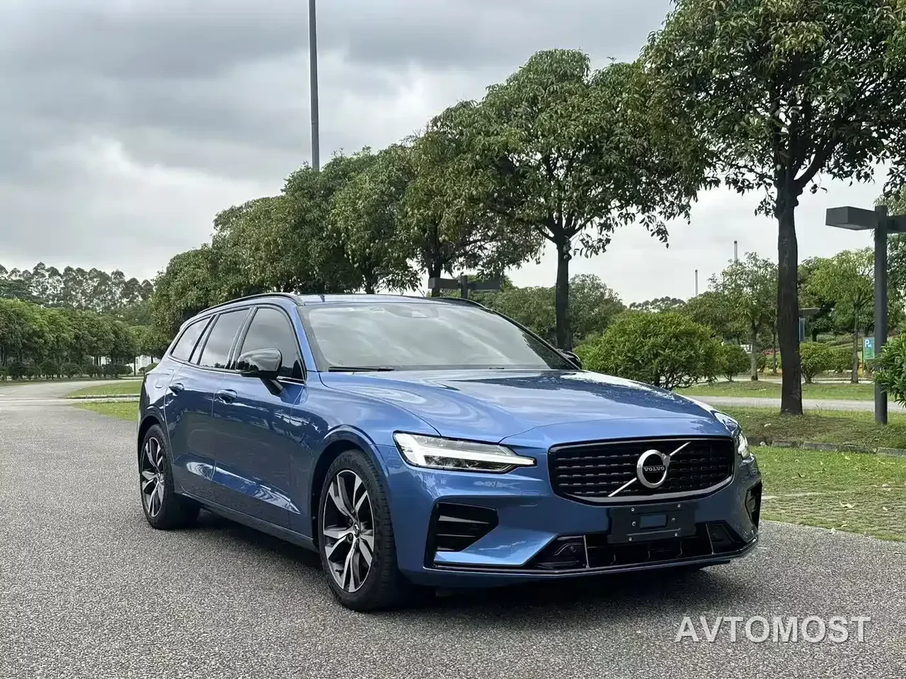 Volvo V60 2021 B5 Zhiyuan Sport Edition — фото 3