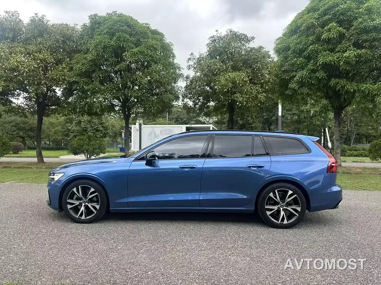 Volvo V60 2021 B5 Zhiyuan Sport Edition — фото 11
