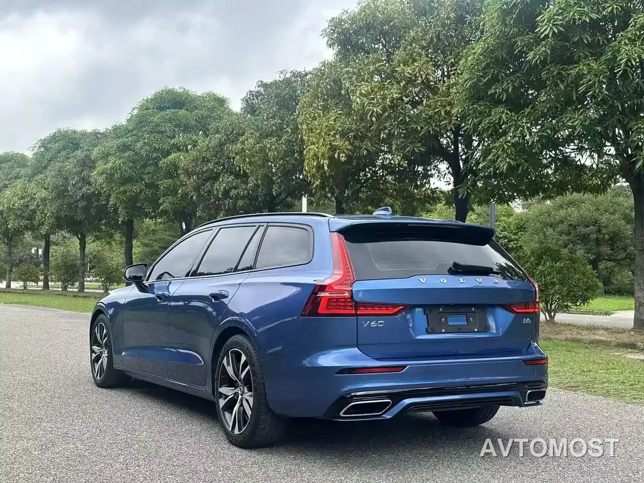 Volvo V60 2021 B5 Zhiyuan Sport Edition — фото 12
