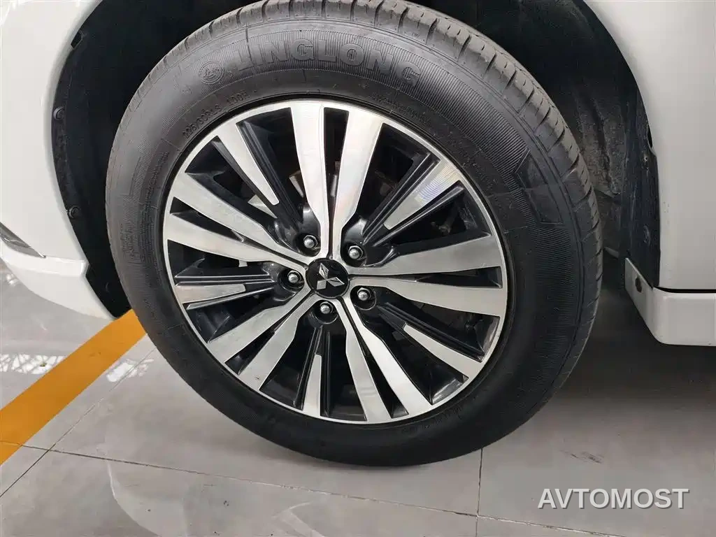 Mitsubishi Outlander 2021 Facelift 2.0L 2WD Comfort Edition 5-Seater — фото 4