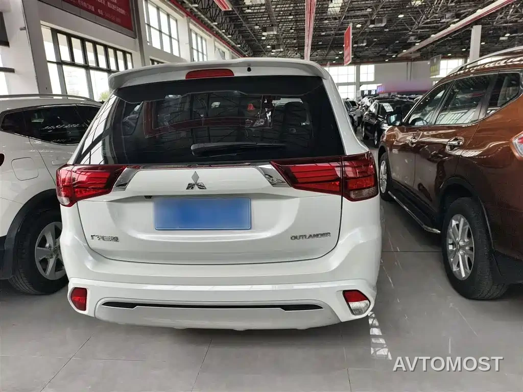 Mitsubishi Outlander 2021 Facelift 2.0L 2WD Comfort Edition 5-Seater — фото 13