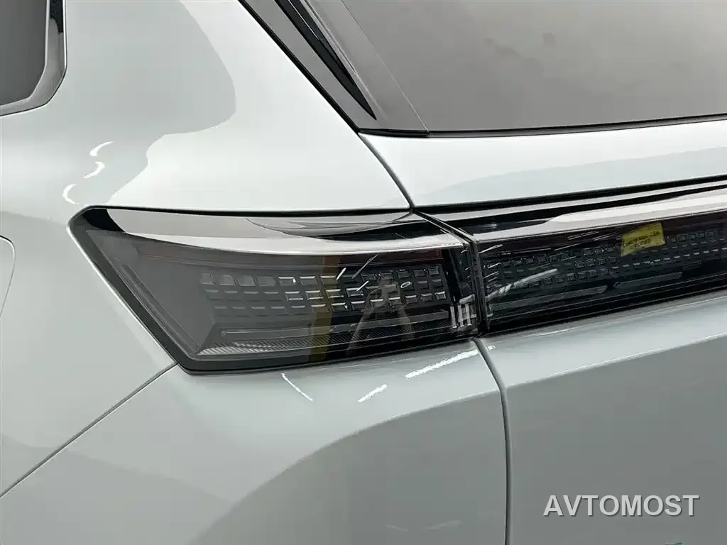 Dongfeng Aeolus L8 2025 Plug-in Hybrid — фото 10