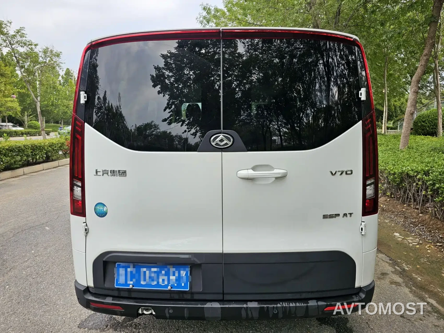 SAIC Maxus Xintu V70 2023 Model 2.0T Elite Edition Automatic Short Wheelbase Low Roof 5/6-Seater — фото 6